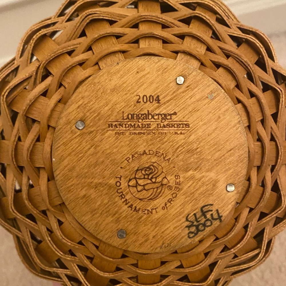 Longaberger 2004 Pasadena Tournament of Roses Basket - Picture 4 of 4